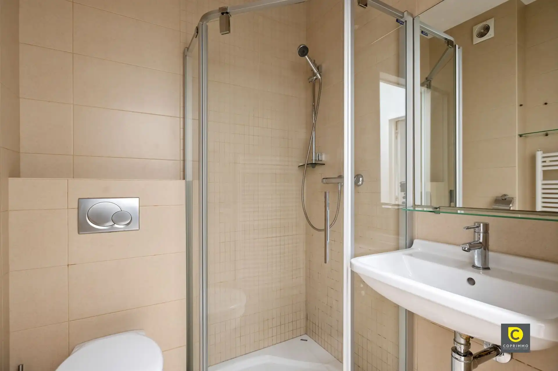 Unieke woning met 450 m² magazijn & showroom foto 18