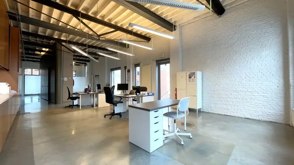 Trendy kantoor in gerenoveerd pakhuis nabij het Eilandje foto 8