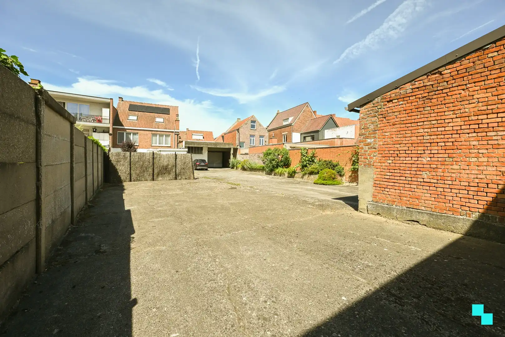 Zeer ruime woning met naastliggend interessant perceel te Izegem foto 19