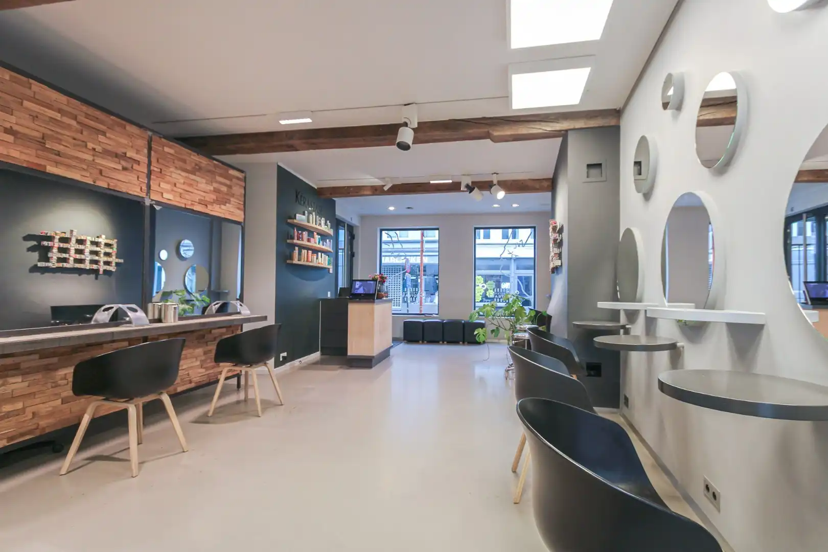 Handelsgelijkvloers Smedenstraat 13 Brugge te huur en te koop foto 4