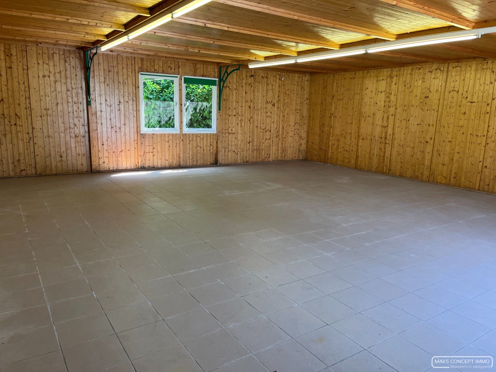 Loods te huur in Tiegem foto {{pictureIndex}}