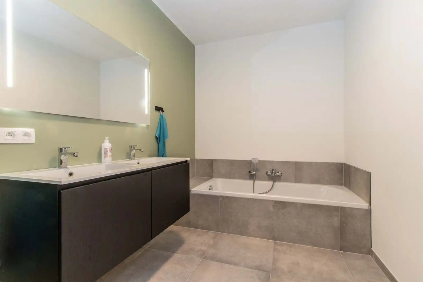 Nieuwbouw Appartement met 3 slaapkamers  foto 20