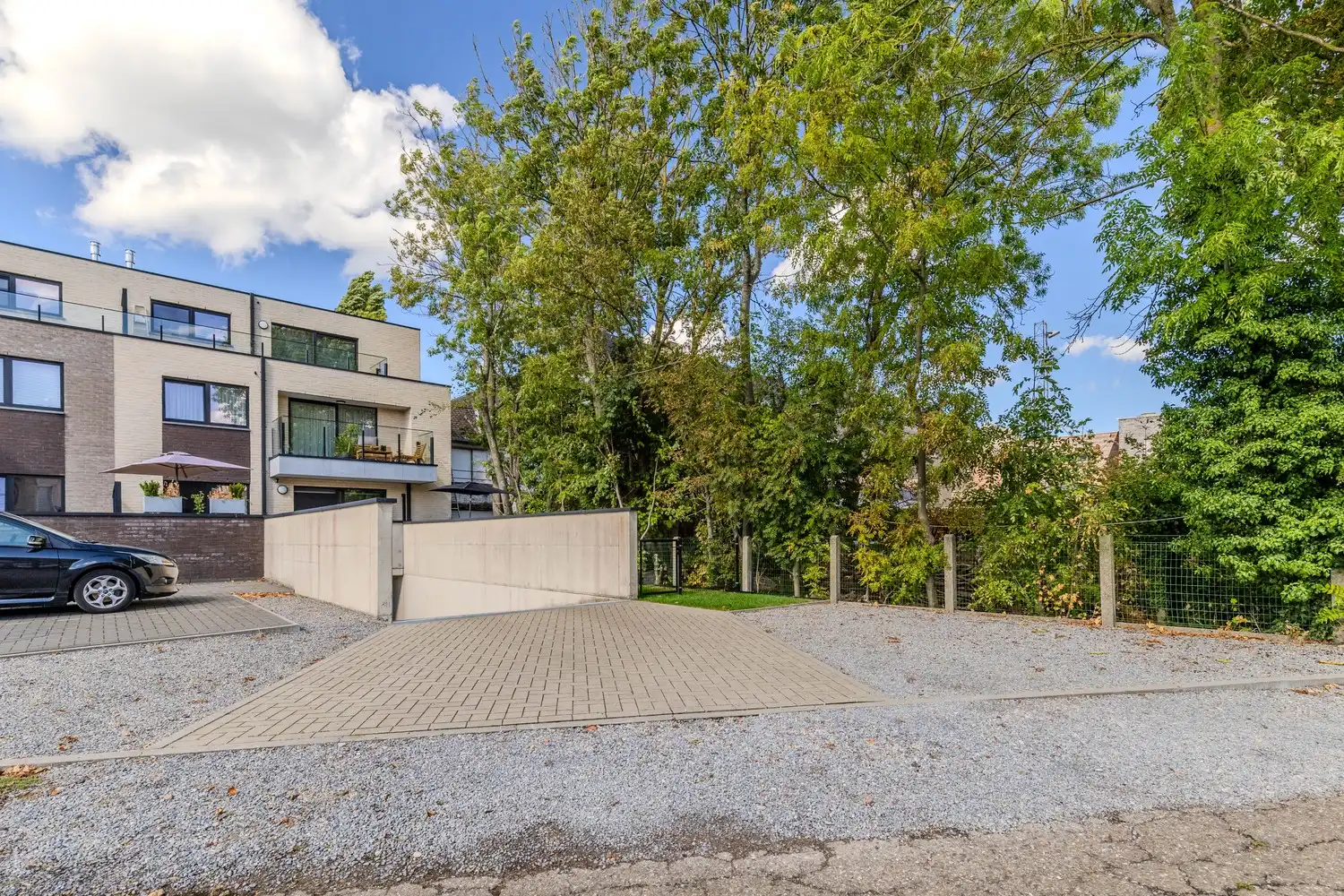 Stijlvol gelijkvloers 2-slaapkamerappartement met 2 badkamers, ruim terras en stadstuin in Lanaken foto 25