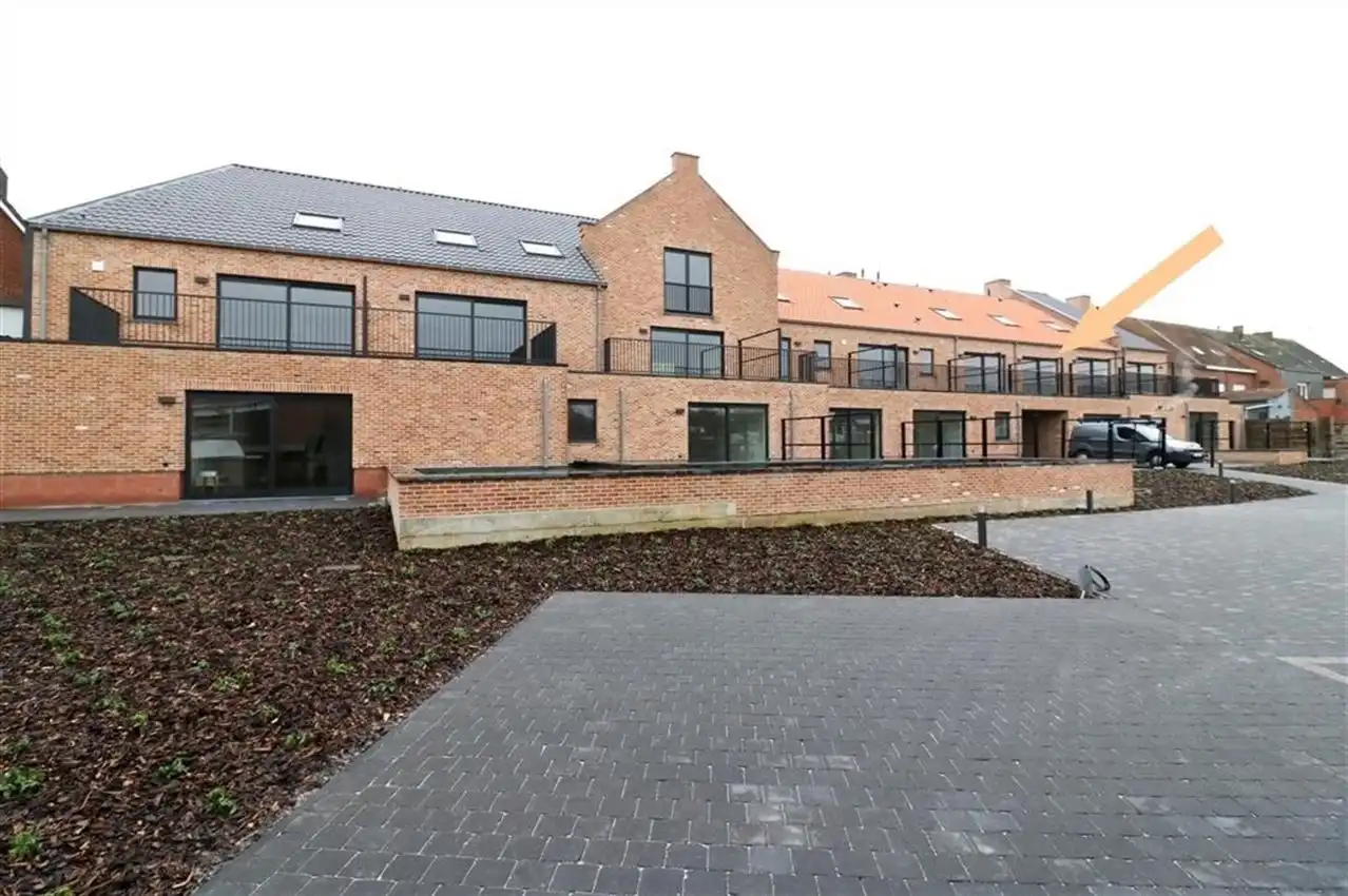 Duplex met 2 slpk., groot terras en autostaanplaats foto 2