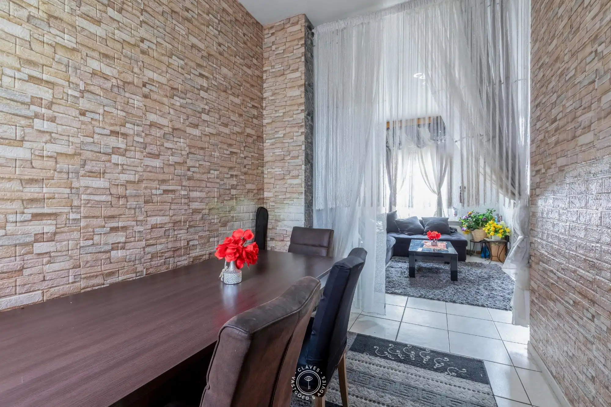 Ideaal gelegen woning nabij winkels en invalswegen foto 5