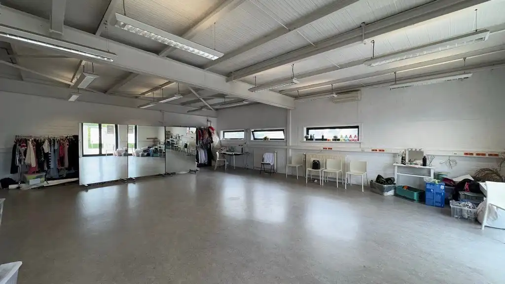 Budgetvriendelijk kantoor te huur vlakbij R4 in Laarne foto 5