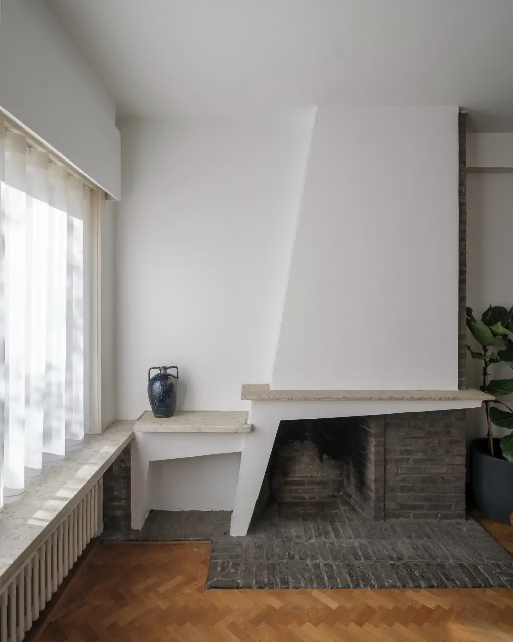 Een stijlvol appartement in de&nbsp;Sportstraat, met een warm mid-century karakter en hedendaags wooncomfort. foto 11