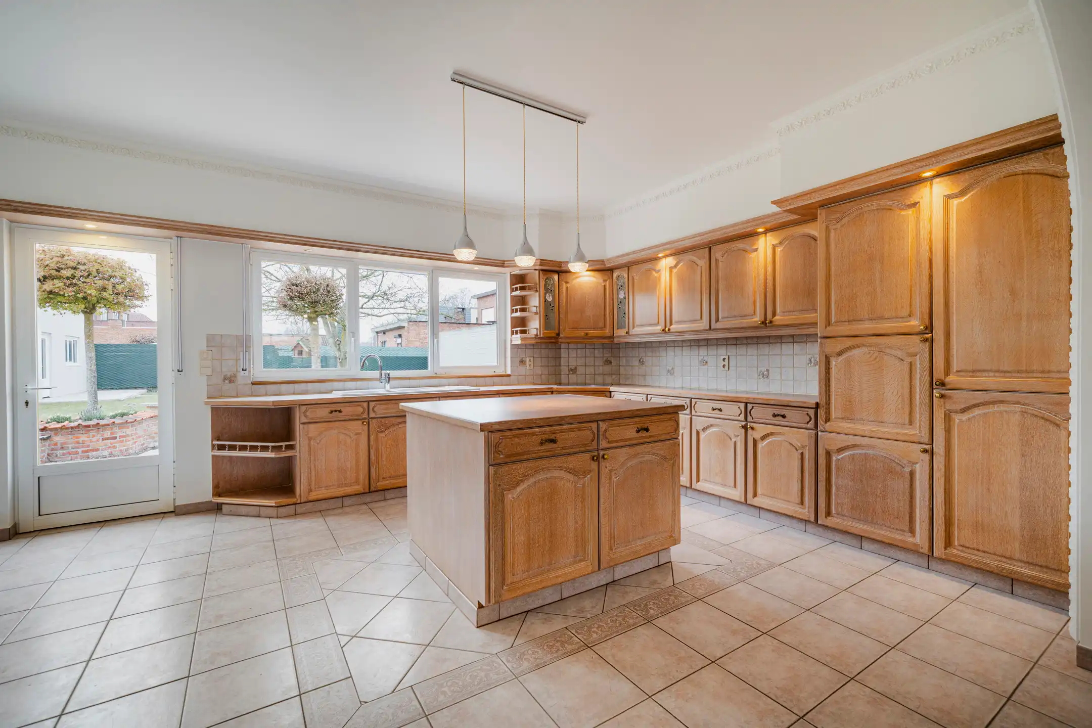 Prachtige dorpswoning op 1.099 m² foto 10