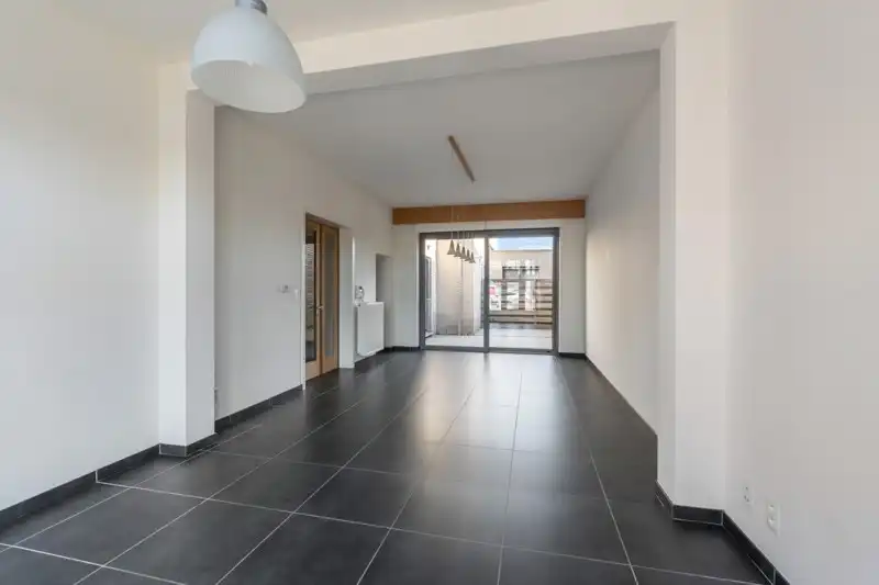Gelijkvloers appartement met 2 slaapkamers, autostaanplaats en terras foto 5