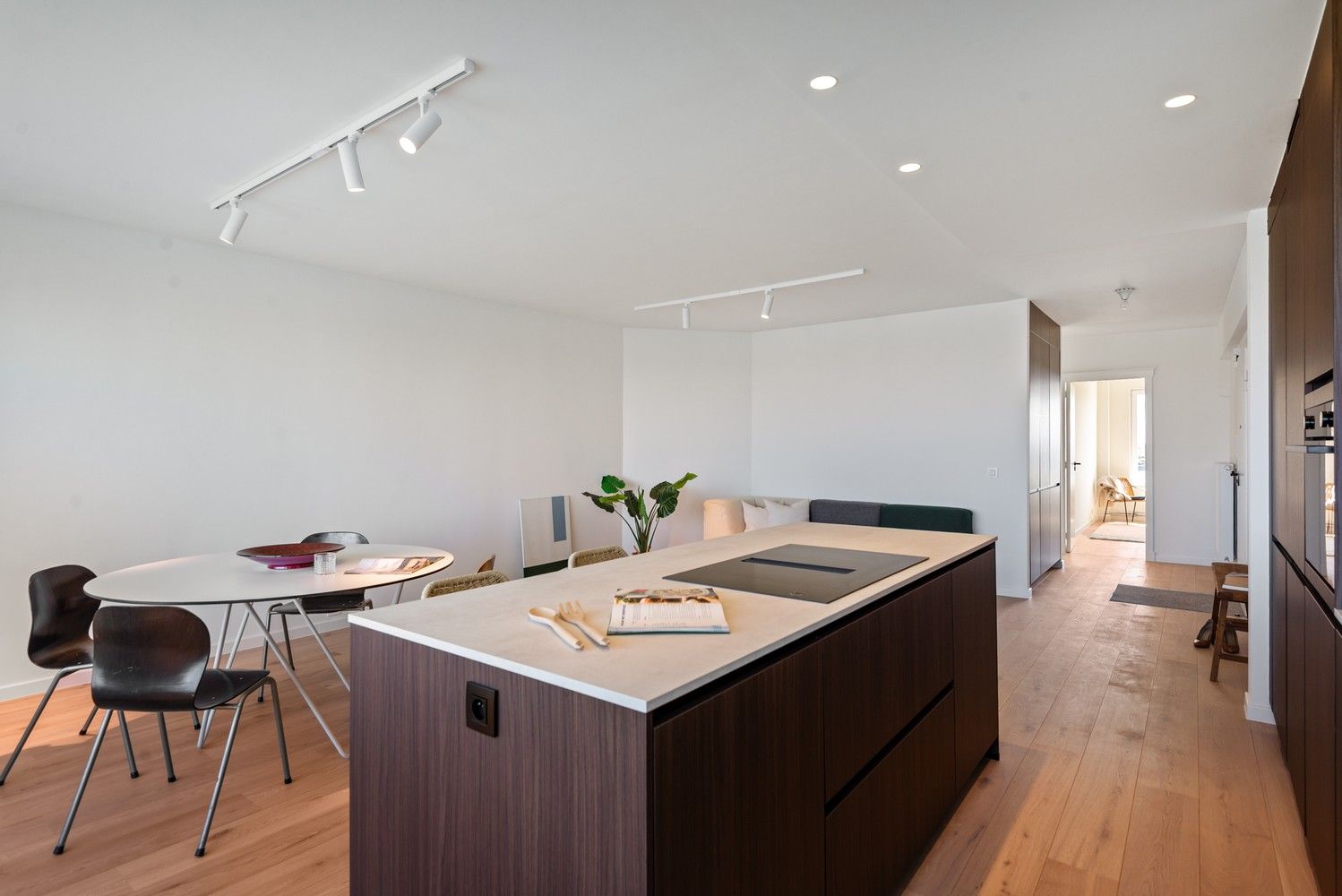 Volledig gerenoveerd appartement met fantastisch uitzicht te Berchem foto 5