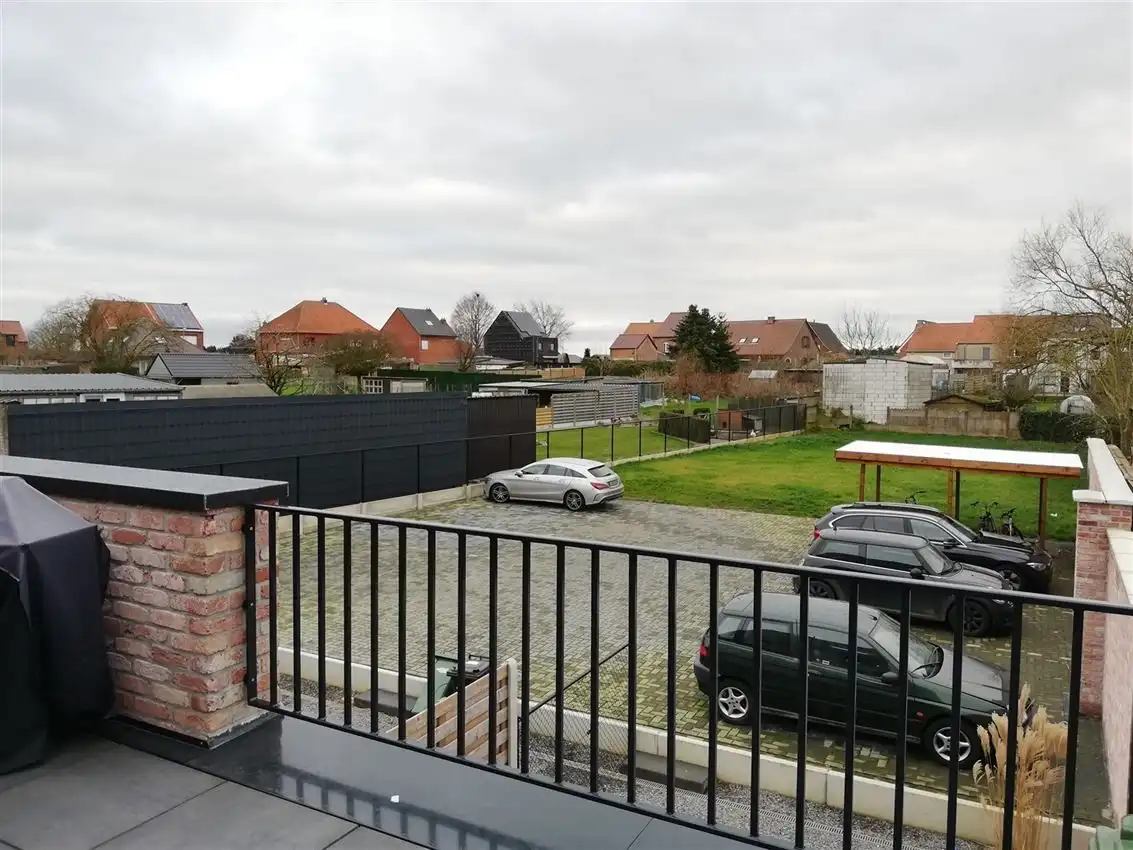 Appartement met 3 slpk., autostaanplaats en groot zuidgericht terras foto 3