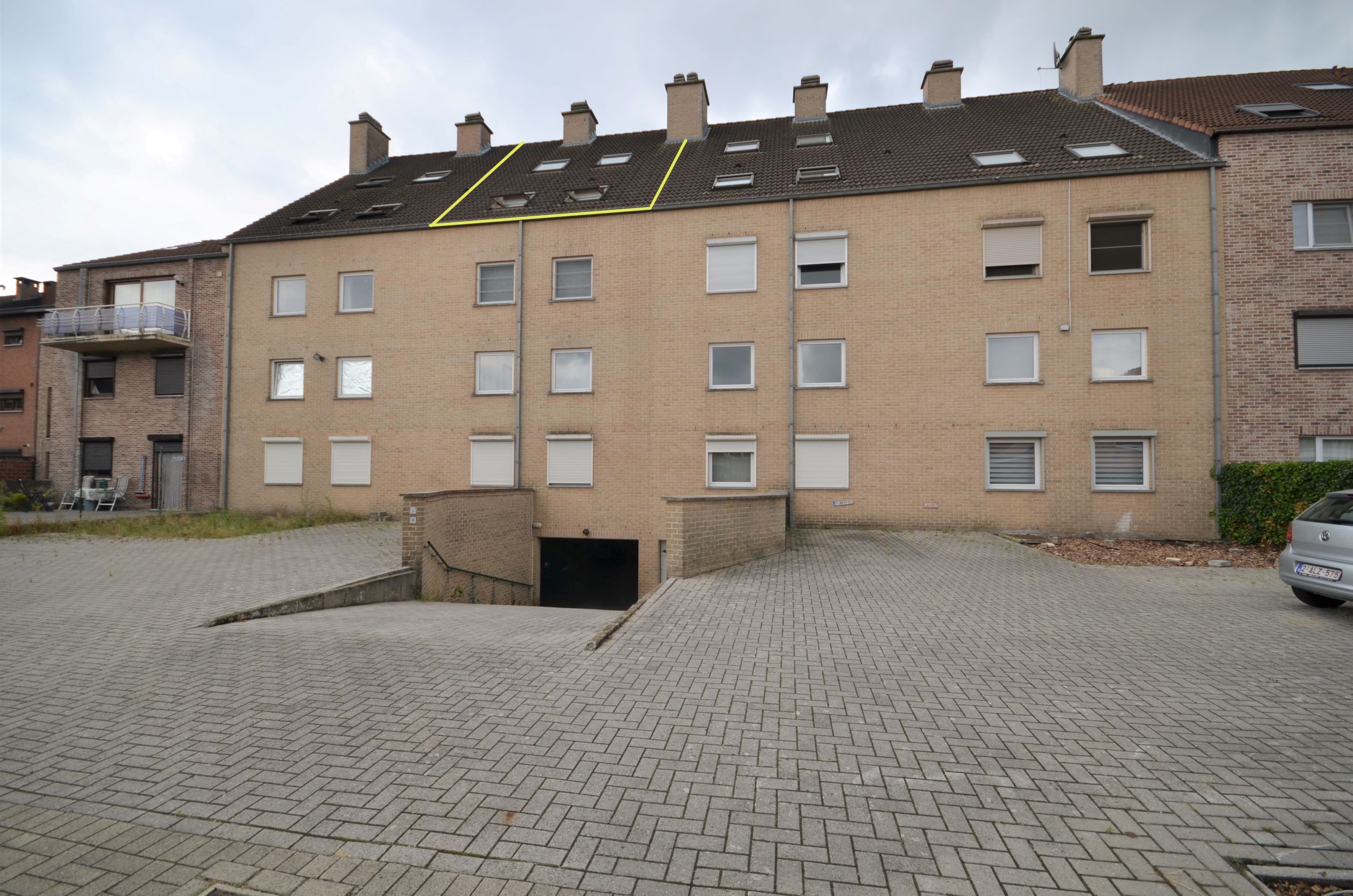 Idealis Vastgoed – Ruim duplexappartement met 4 slaapkamers in Genk foto 29