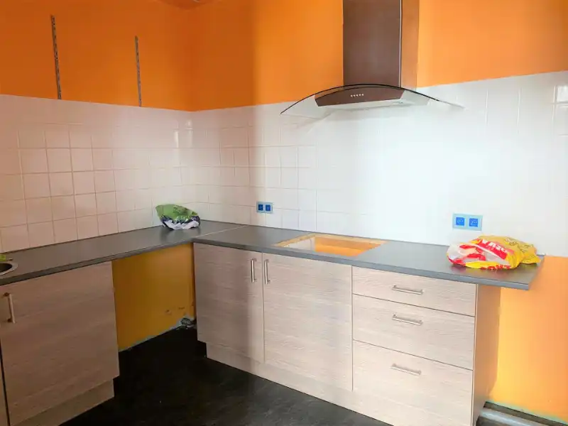 Ruim kantoor of handelsruimte (400m² kan nog opgesplitst worden) nabij centrum Geel. Extra parkeergelegenheid mogelijk. foto 26