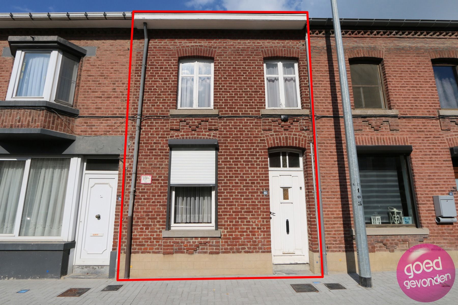 Hoofdfoto van de publicatie: TE RENOVEREN WONING - 1 tot 2 SLK - TUIN - CENTRALE LIGGING