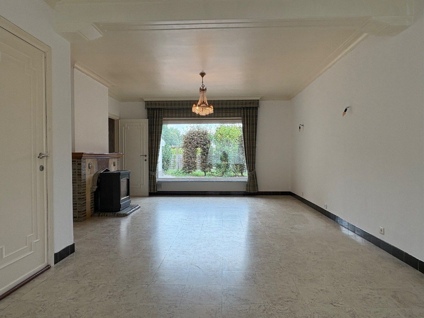Sterke woning in beton met 3 garages, landelijke verzichten in Hulste. foto 5