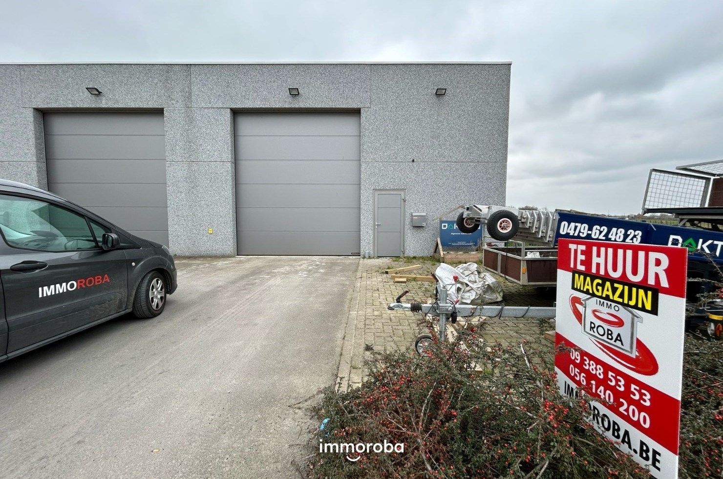 Recent magazijn (240 m²) te Oeselgem foto {{pictureIndex}}