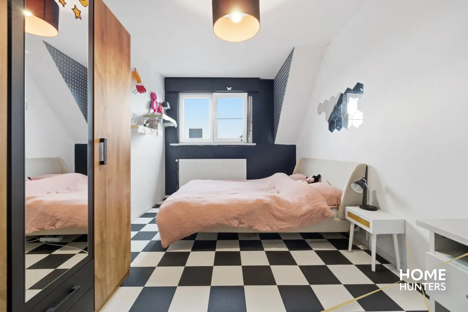 Verrassend ruime woning op een rustige ligging in Ieper met 5 slaapkamers en een oprit foto 22