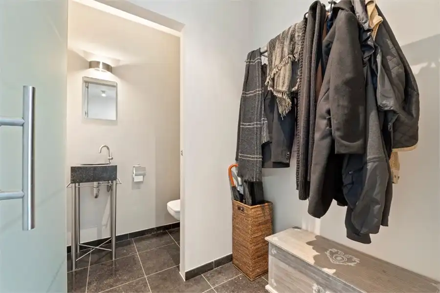 STIJLVOLLE OPEN BEBOUWING MET 3 SLKS OP EEN KNAP PERCEEL foto 18