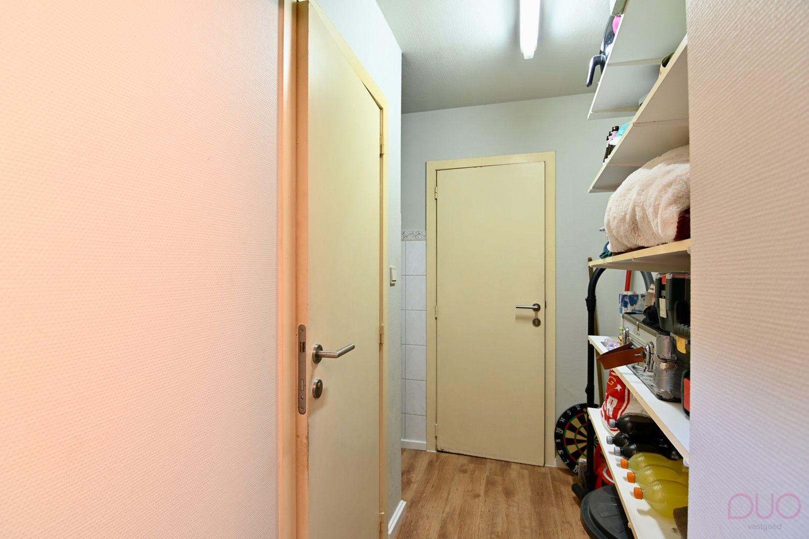 Instapklare woning in hartje Sint-Truiden met gezellige stadstuin en garage foto 11