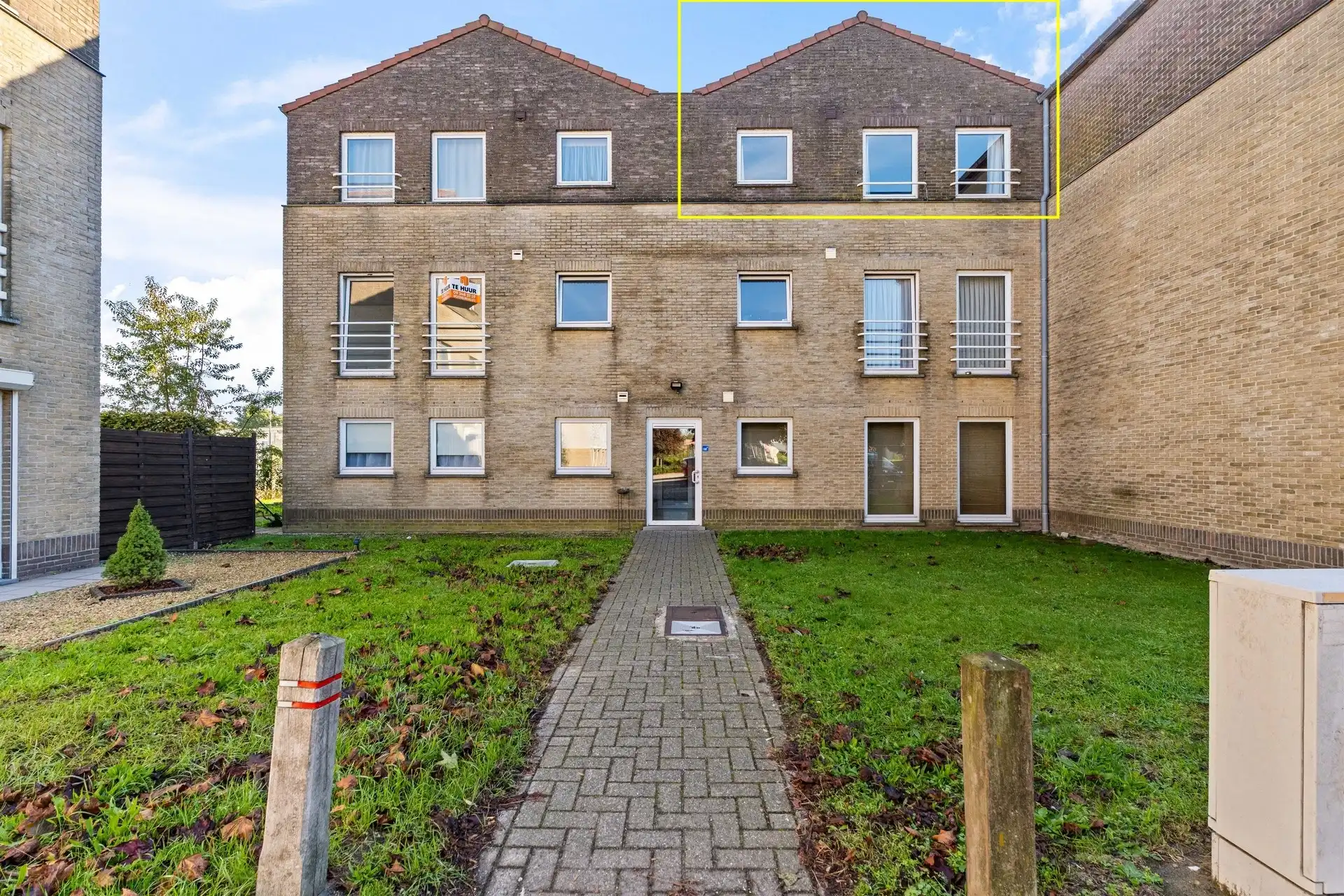 Ruim 2-slaapkamer appartement, bemeubeld en met bijhorende garage nabij het Donkmeer te Berlare foto 12