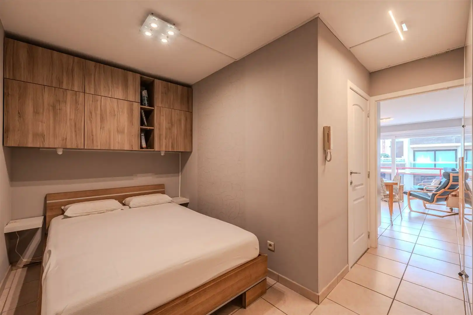 Instapklare studio met zijdelings zeezicht foto 9