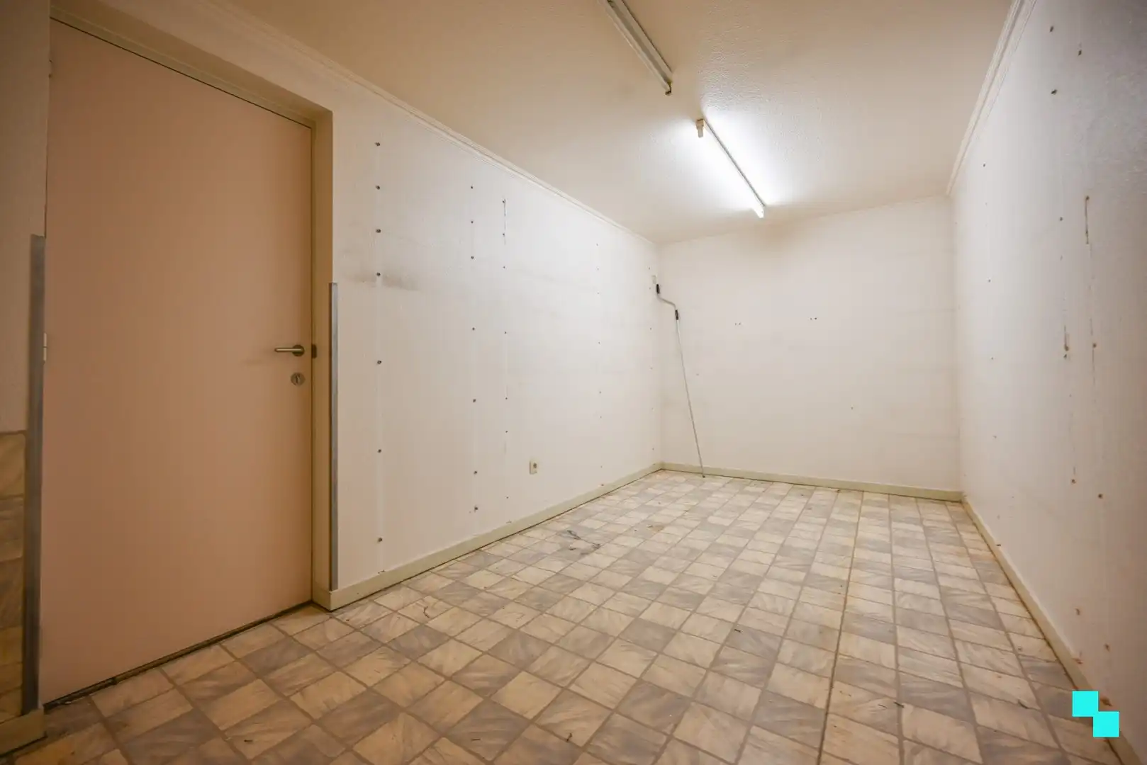 Commerciële ruimte van 114 m² met garagebox in centrum Izegem foto 11