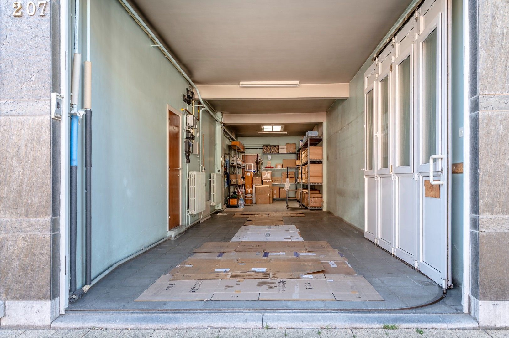 Ruime woning met garage te Burcht foto 3
