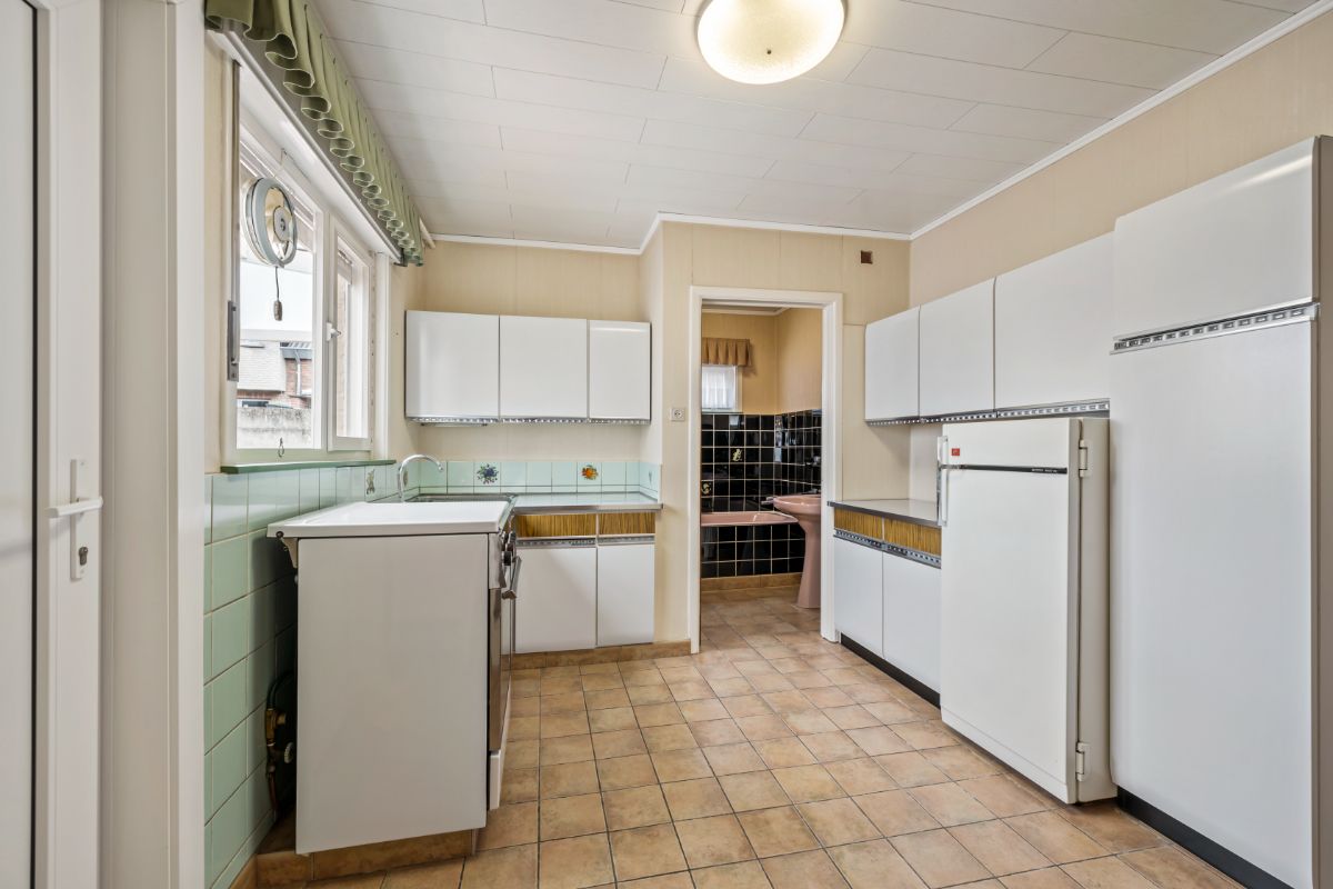 Solide rijwoning met 3 slaapkamers en zijdoorgang foto 6