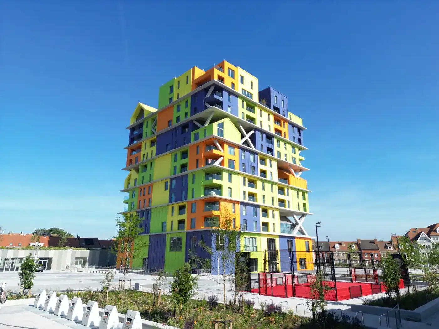 Stijlvol 2-slaapkamerappartement in iconische HOOST met westgericht terras foto 3
