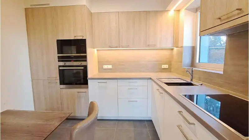 Ruim instapklaar gelijkvloers 3-slaapkamerappartement te koop in Sint-Michiels Brugge foto 3