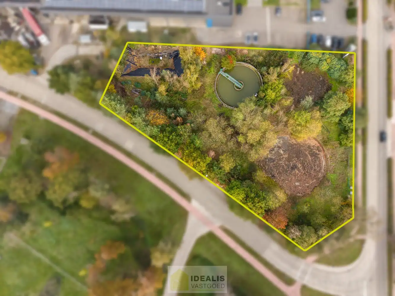 IDEALIS VASTGOED – GUNSTIG GELEGEN INDUSTRIEGROND MET EEN OPPERVLAKTE VAN 51 ARE 17 CENTIARE (5.117M²) LANGS DE SIEMENSLAAN EN VILVERTSTRAAT, DILSEN-STOKKEM – Deze industriegrond is strategisch gelegen op het industrieterrein van Lanklaar en geniet bovendien een uitstekende bereikbaarheid dankzij de nabijheid van de N75 en de autosnelweg E314 en is tevens vlakbij de waterweg de Zuid-Willemsvaart gelegen. foto 3
