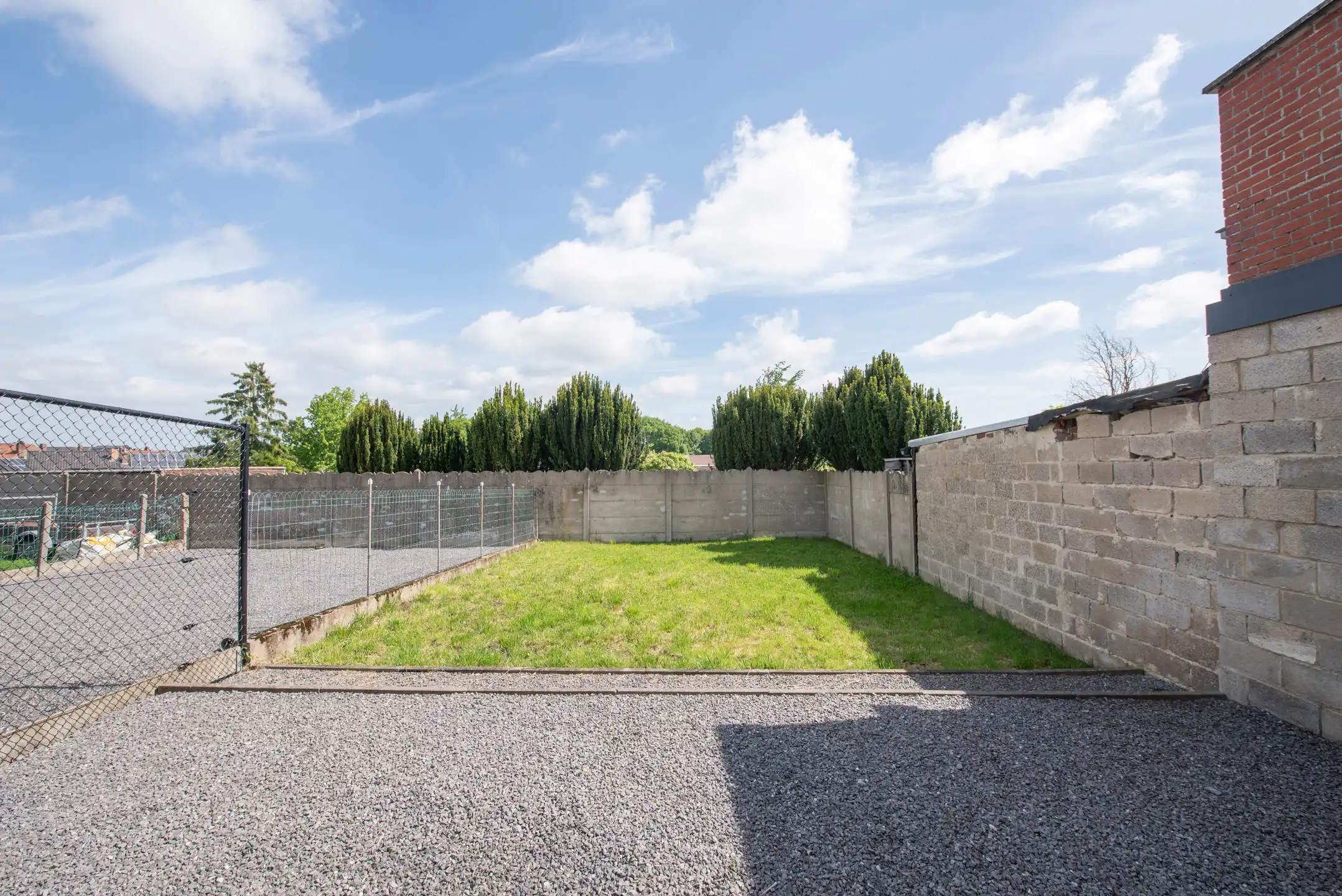 Instapklare woning met garage te Zichen.  foto 18