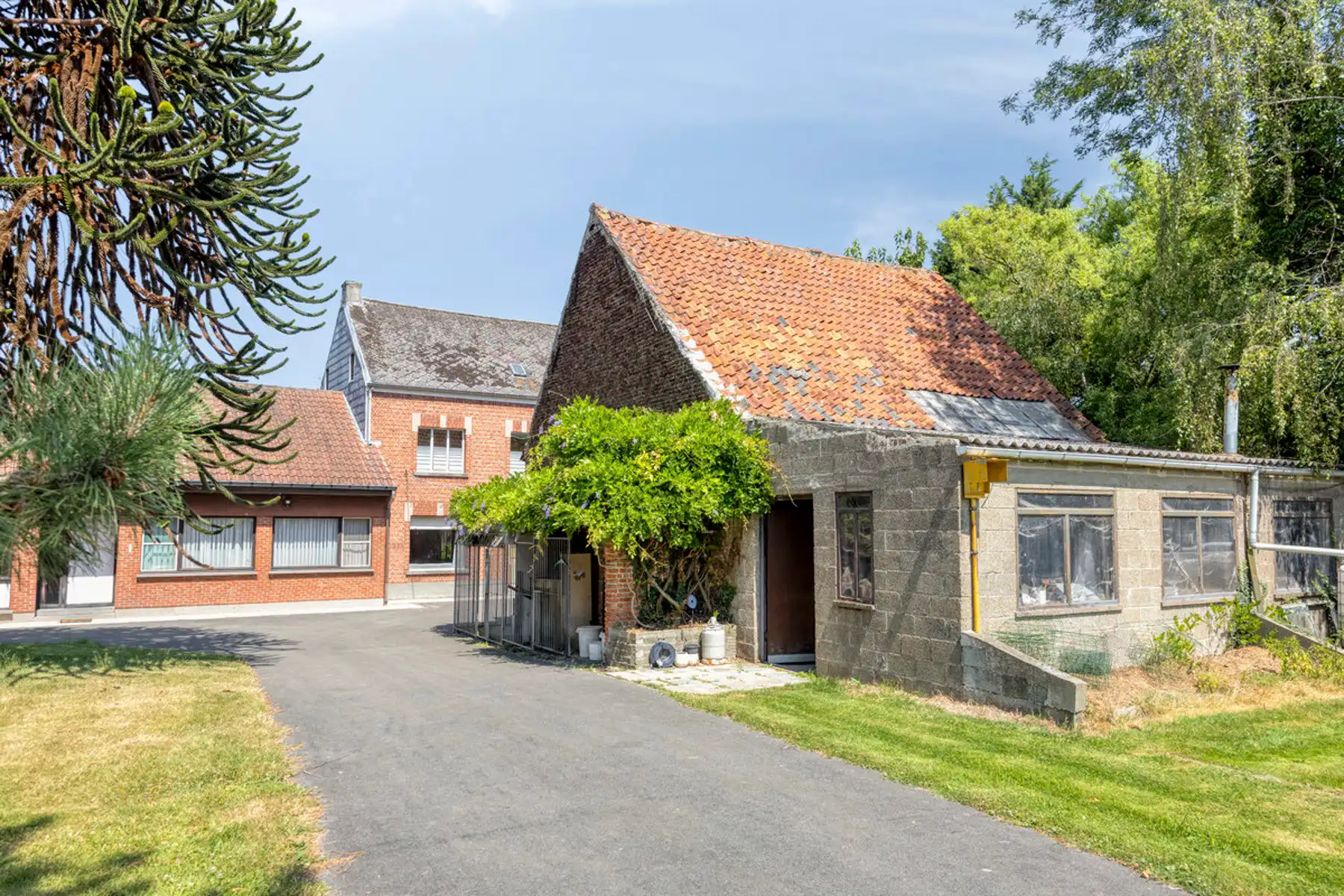 Te renoveren woning op uiterst rustige locatie foto 3