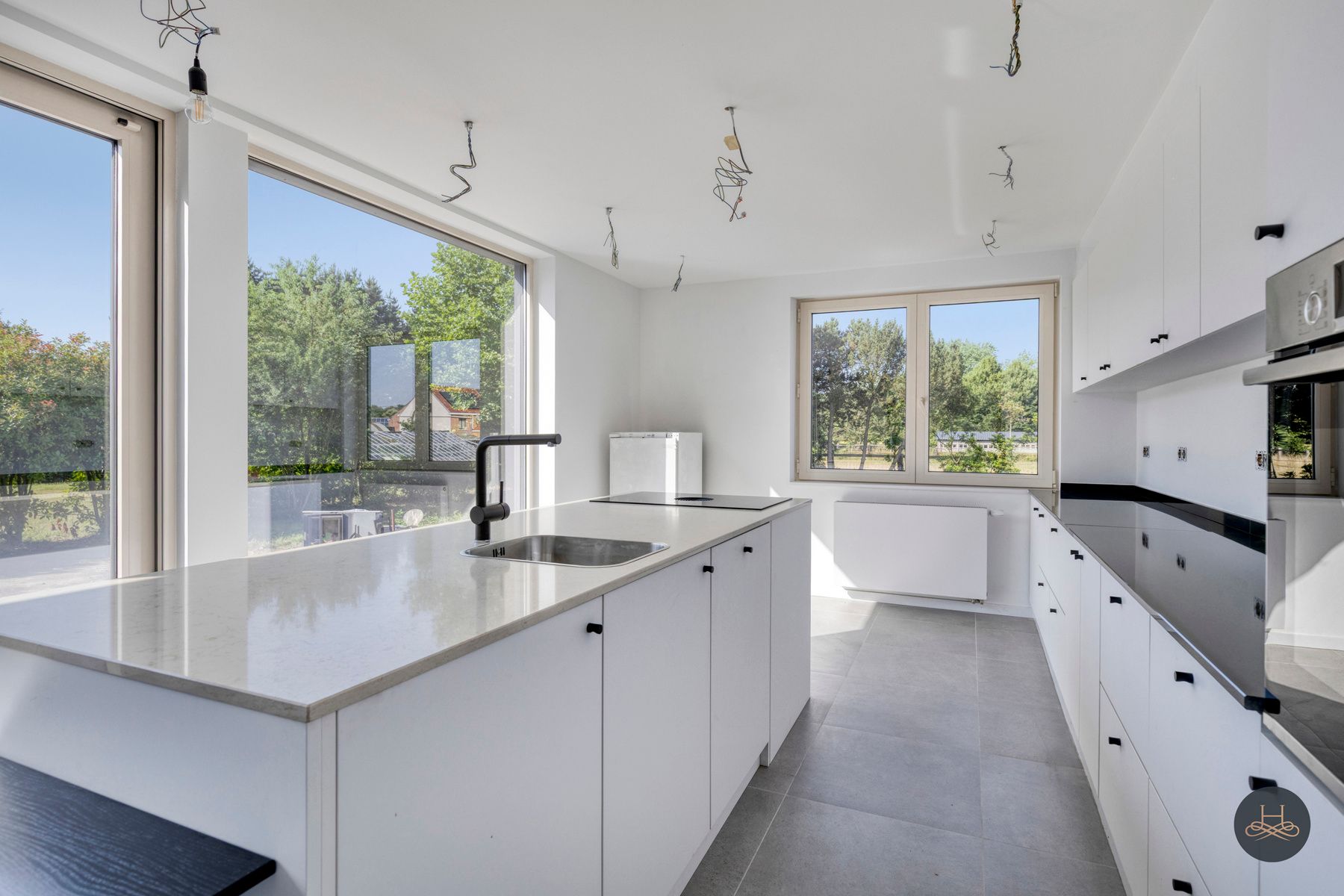 Vernieuwbouwvilla met praktijkruimte in rustige buurt foto 3