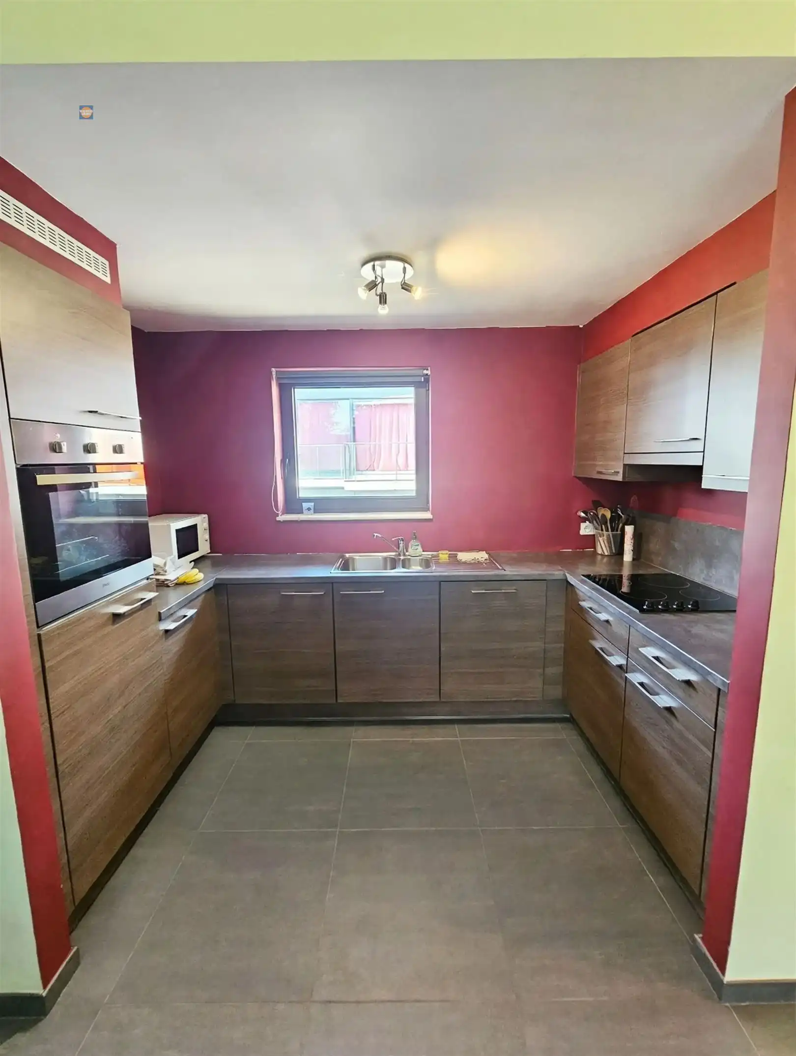 Appartement met 1 slaapkamer, staanplaats en kelder foto 3