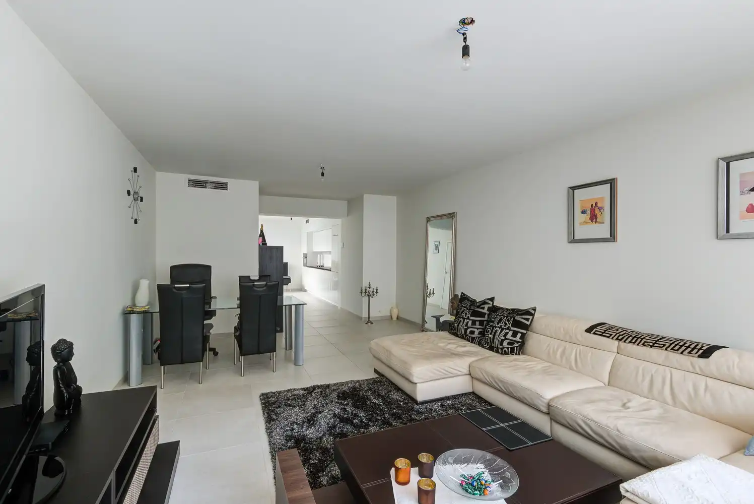 MODERNE WONING MET 2 SLAAPKAMERS, 2 TERRASSEN EN GARAGE IN HET CENTRUM VAN HOESELT foto 6