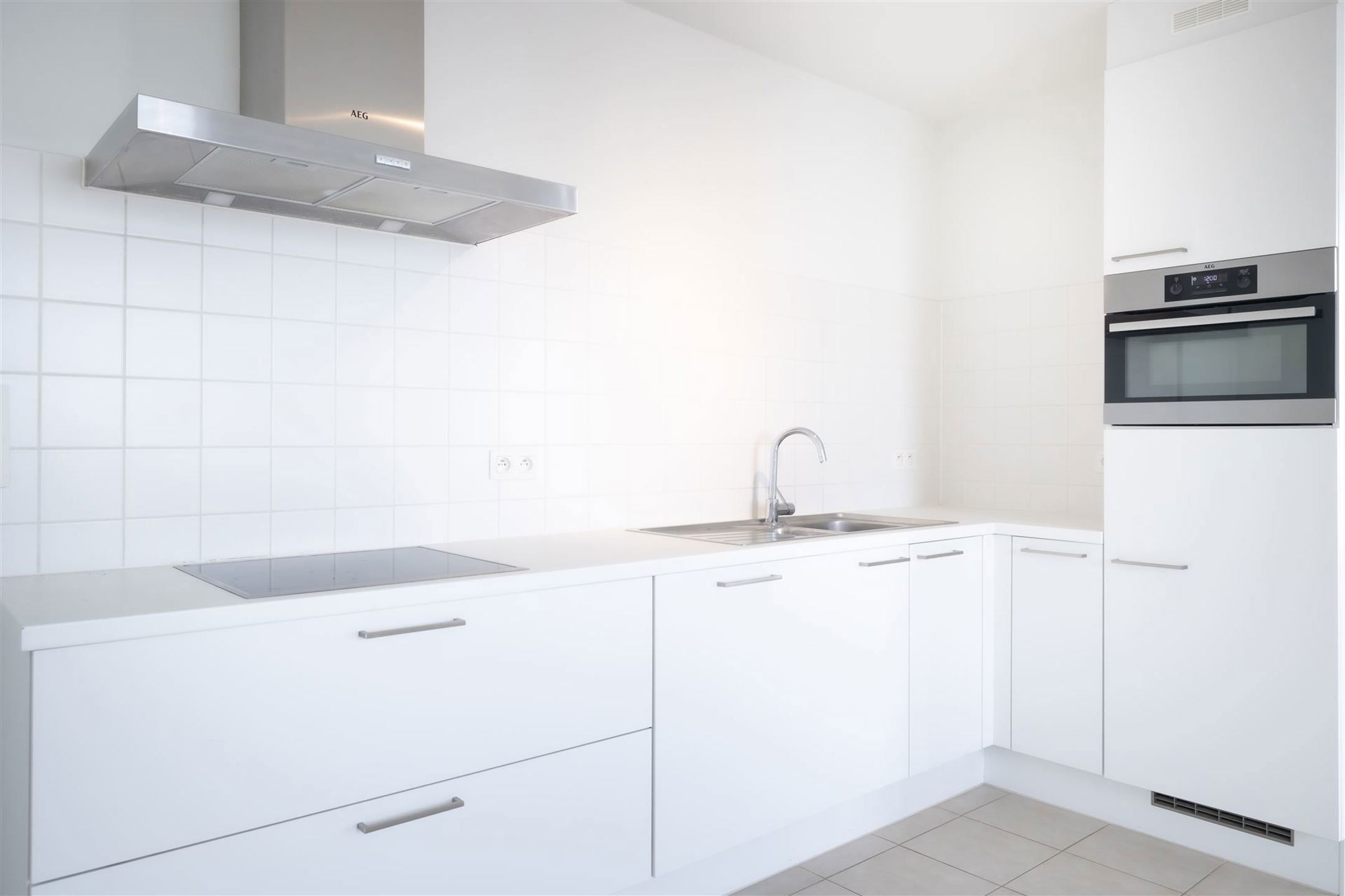 Aantrekkelijk bijna nieuw appartement met 1 slpk en terras foto 6