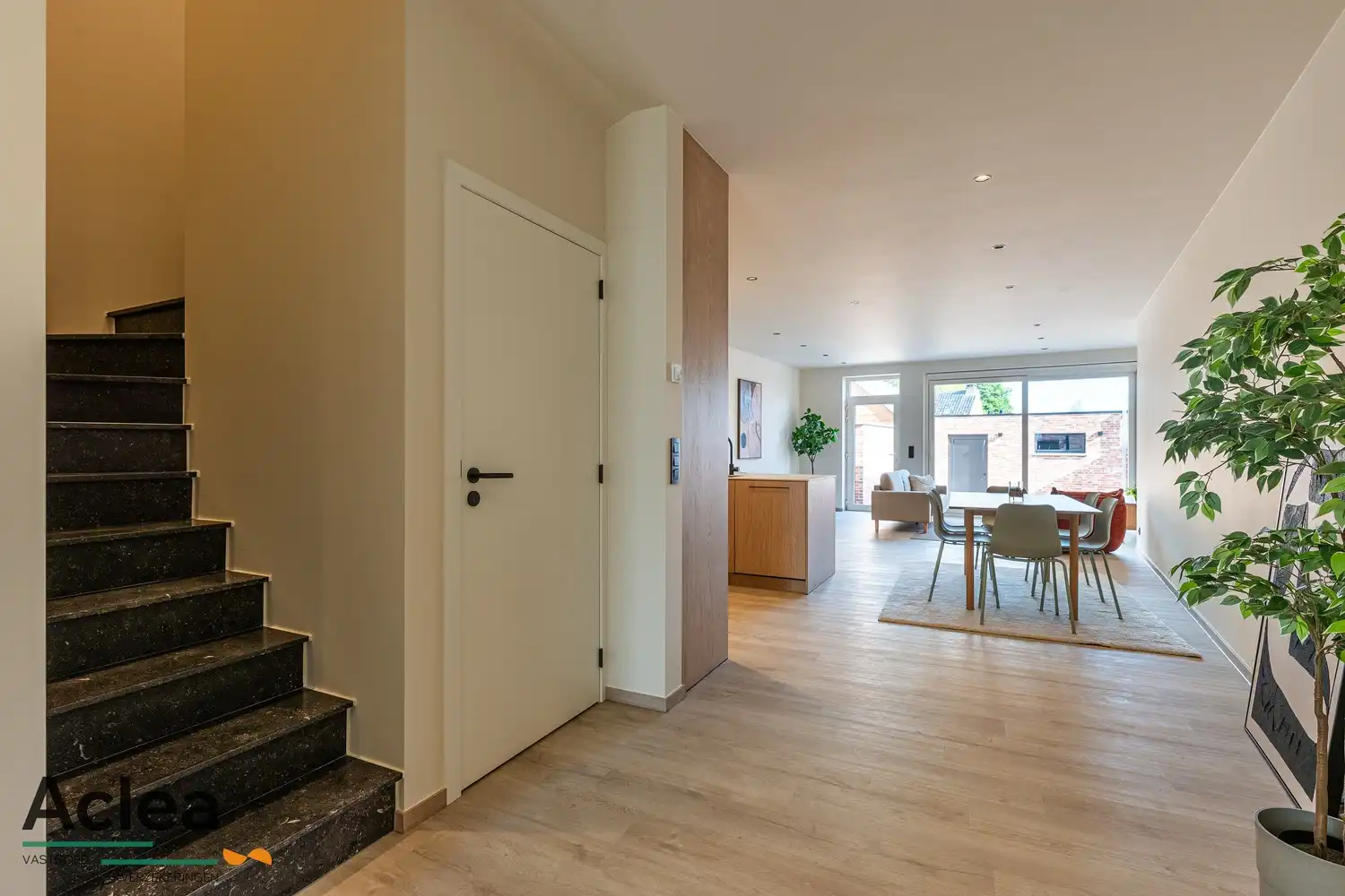 Ruime woning in het centrum van Kaprijke foto 5