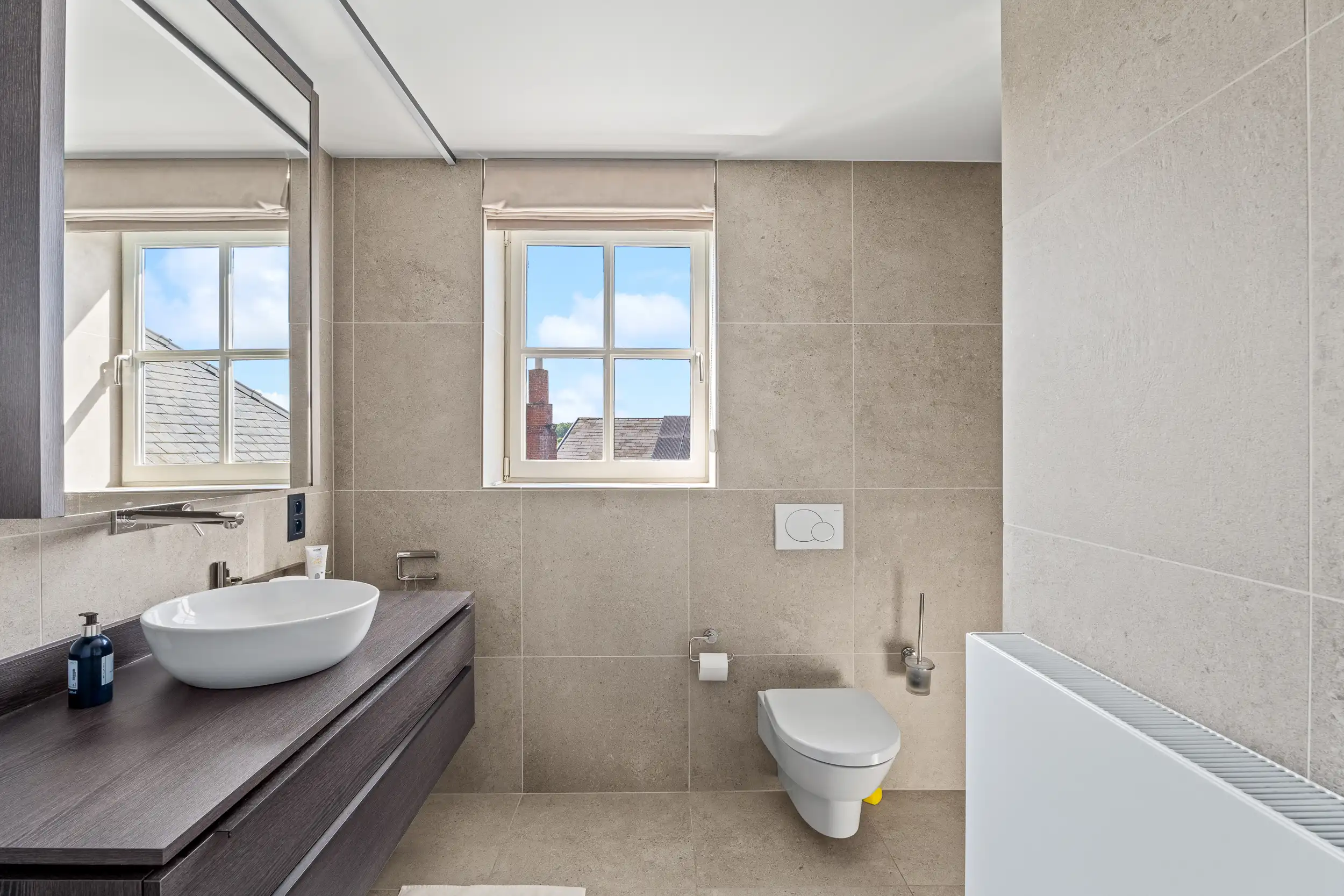 Luxueus gerenoveerde herenwoning  met loods op 2.137m² foto 20