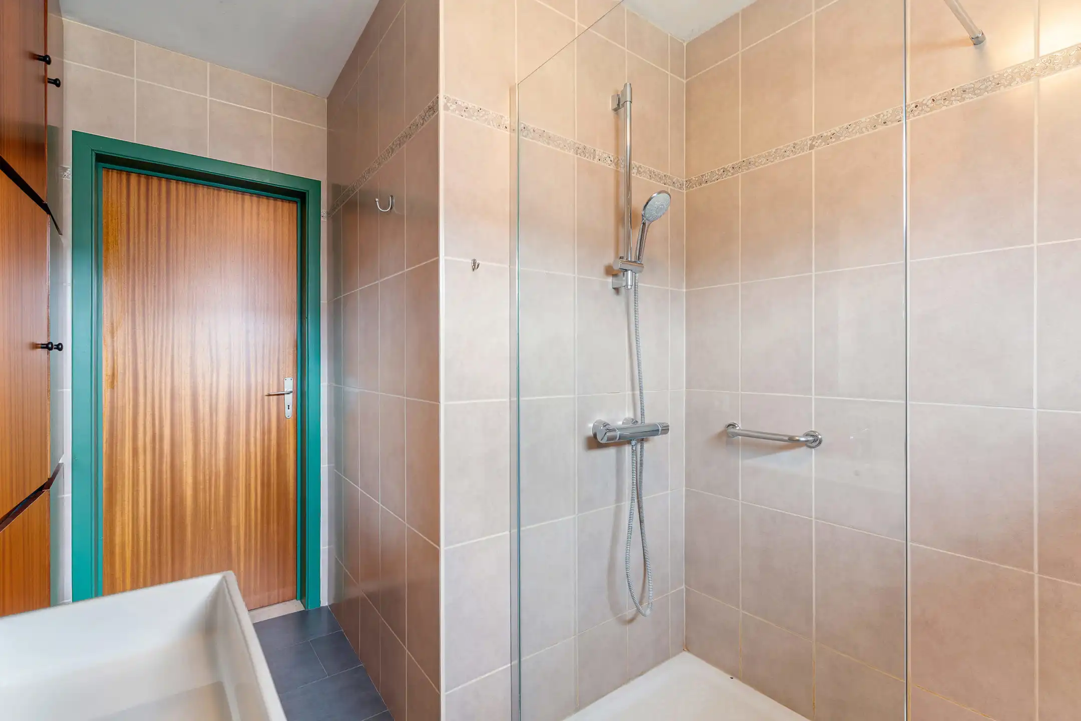 Charmante woning met inpandige garage te Millen foto 15