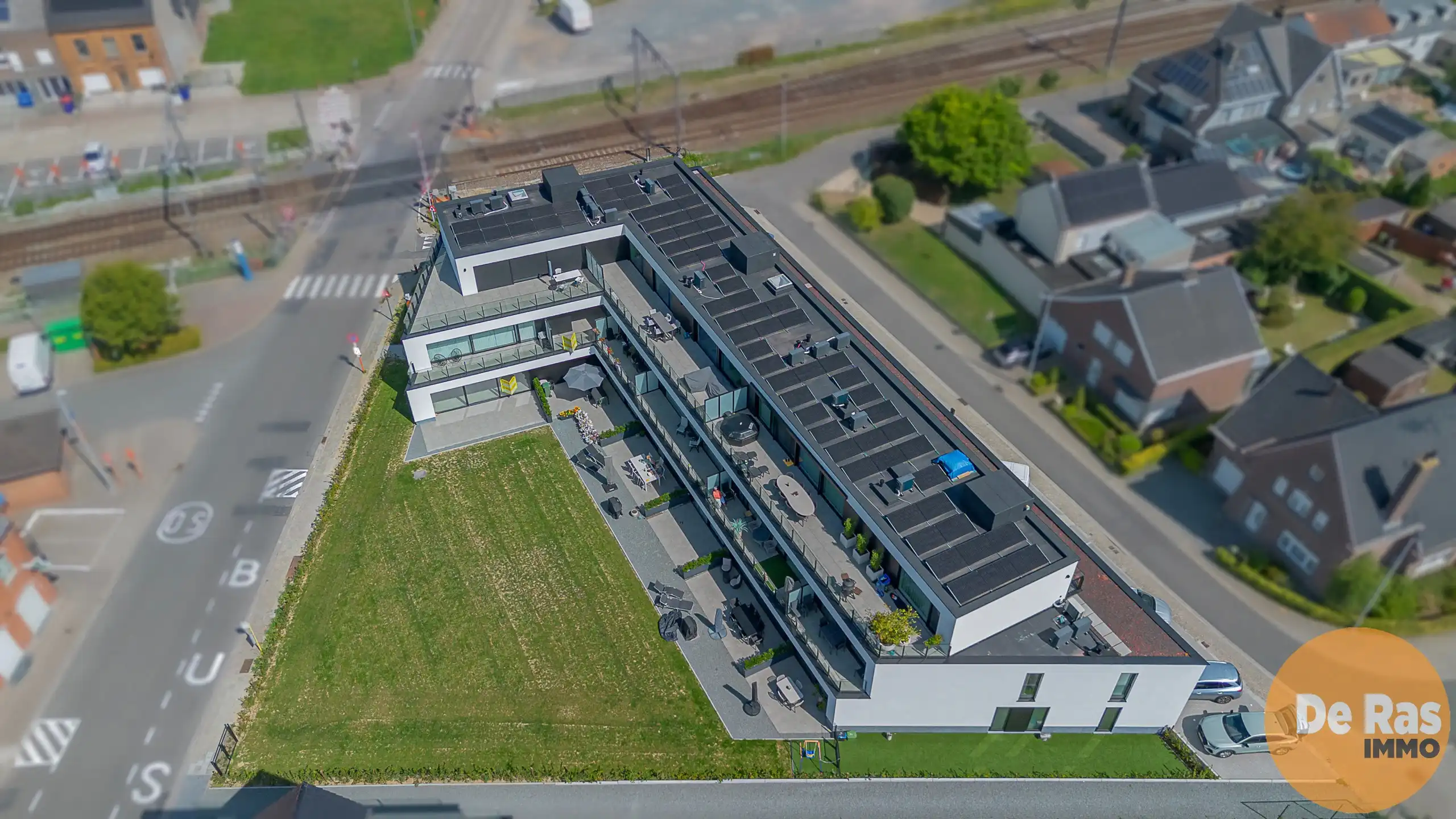 BURST -  Ruim 3 slaapkamer app met tuin en terras foto 8