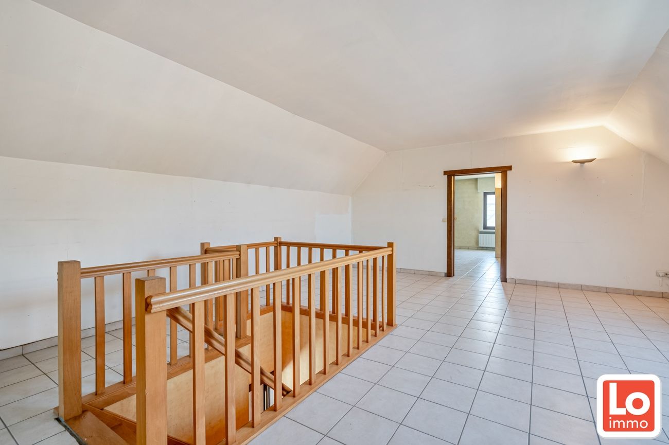 Mooie grote villa met 3 à 4 slaapkamers op een totaal van 1120m² foto 17