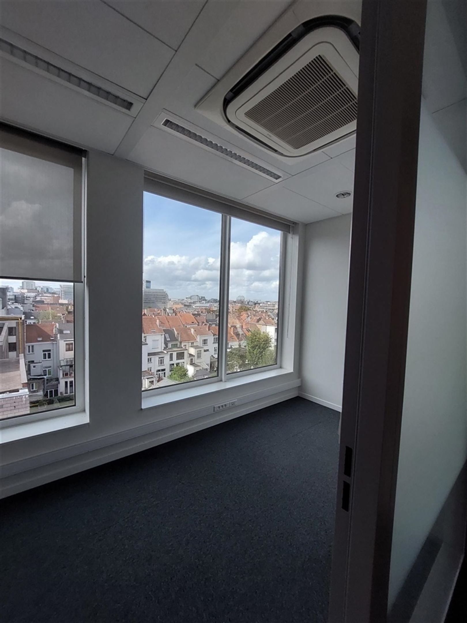 KORTENBERG/CORTENBERGH 116: kantoren te huur van 218m² foto 6