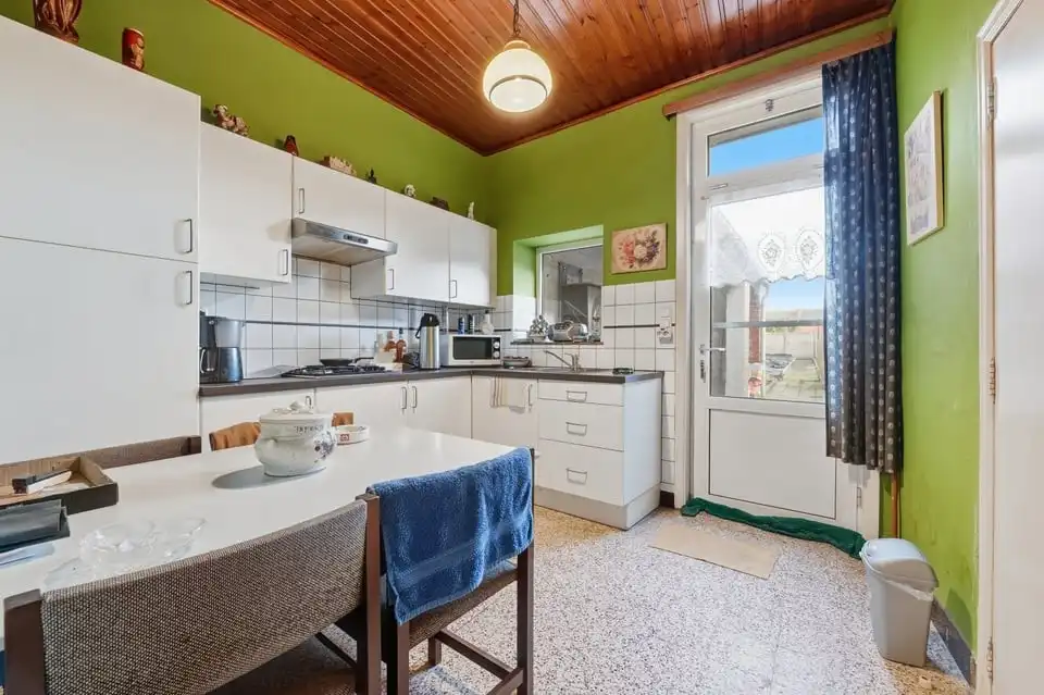 TE RENOVEREN GEZINSWONING MET POTENTIEEL EN TUIN IN HARTJE ZOUTLEEUW foto 7