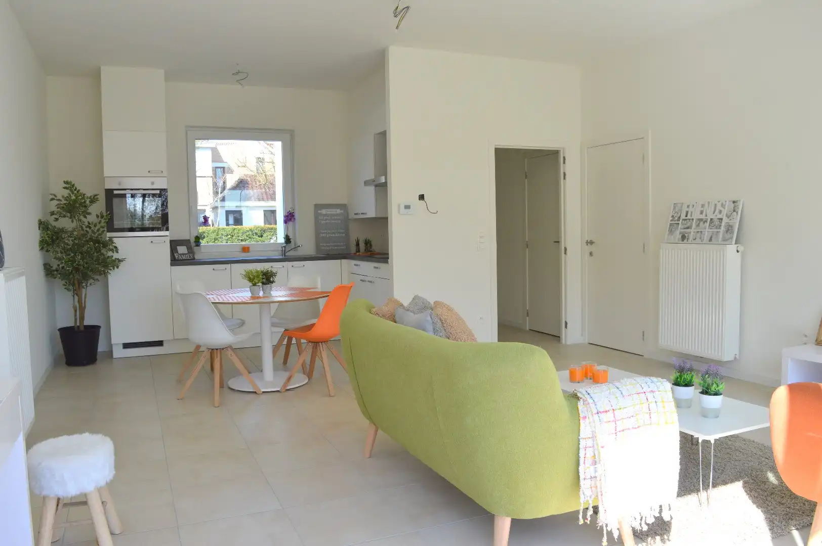 Instapklaar appartement/woning in Residentie NYOSA met 3 slaapkamers en autostandplaats foto 3