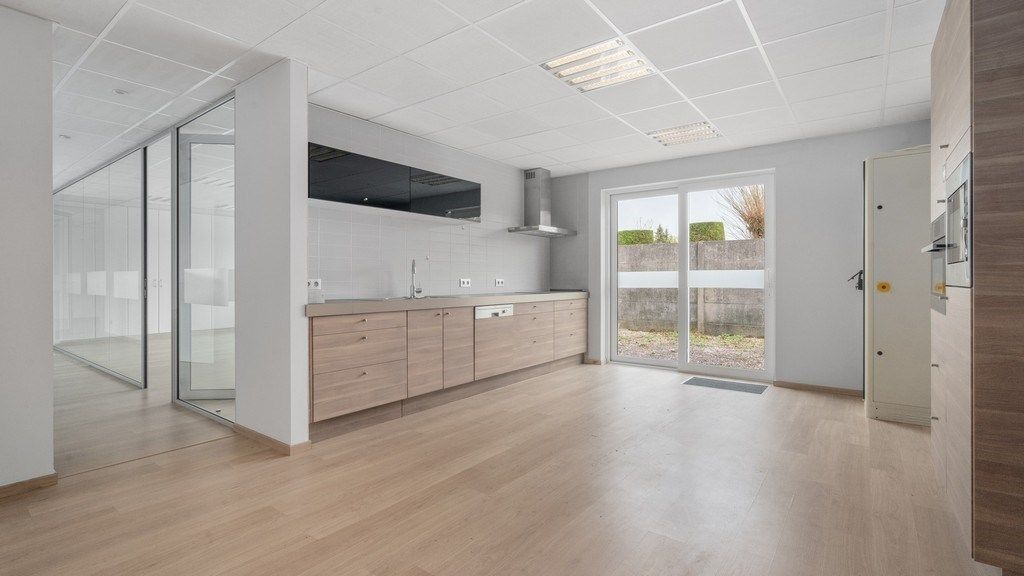 Bedrijfspand met woonst te huur in Dikkelvenne foto 4