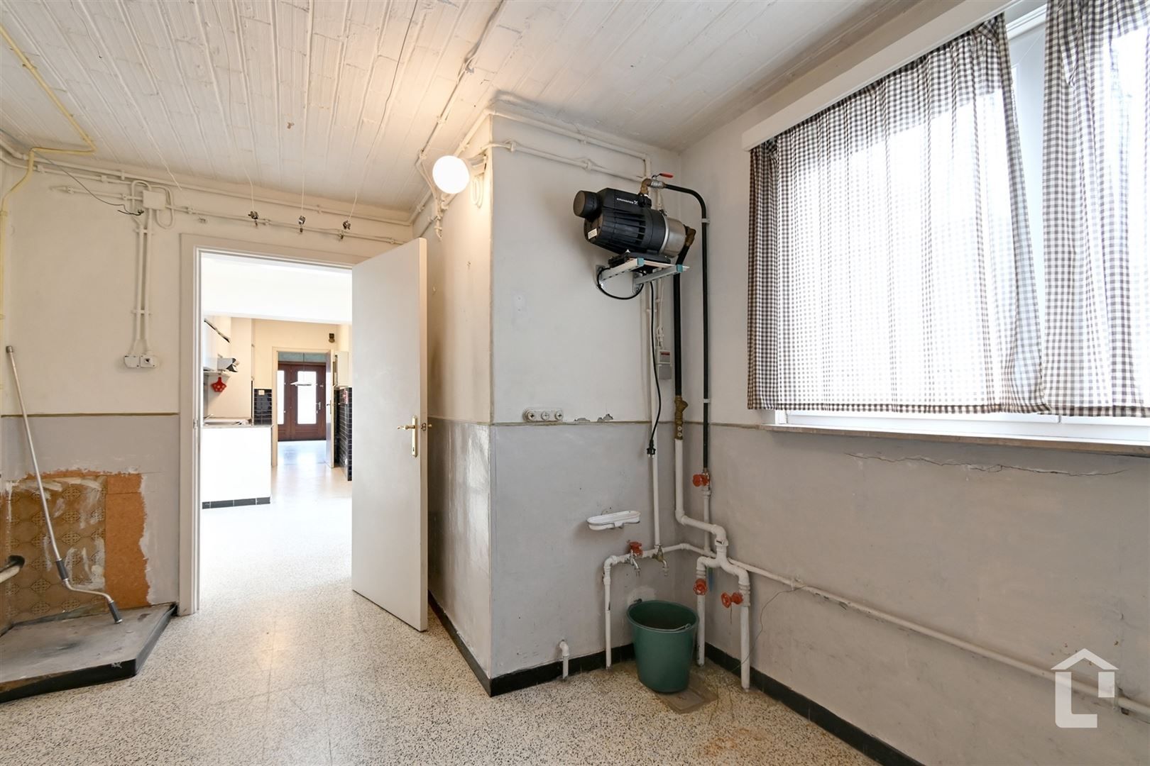 Te renoveren woning met veel potentieel nabij Zottegem foto 8