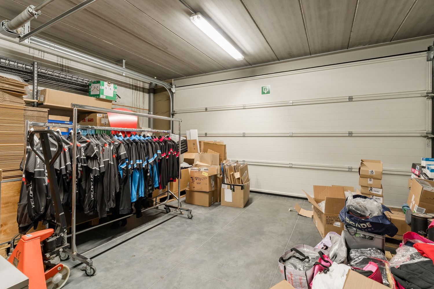 COMMERCIEEL GEBOUW foto 31