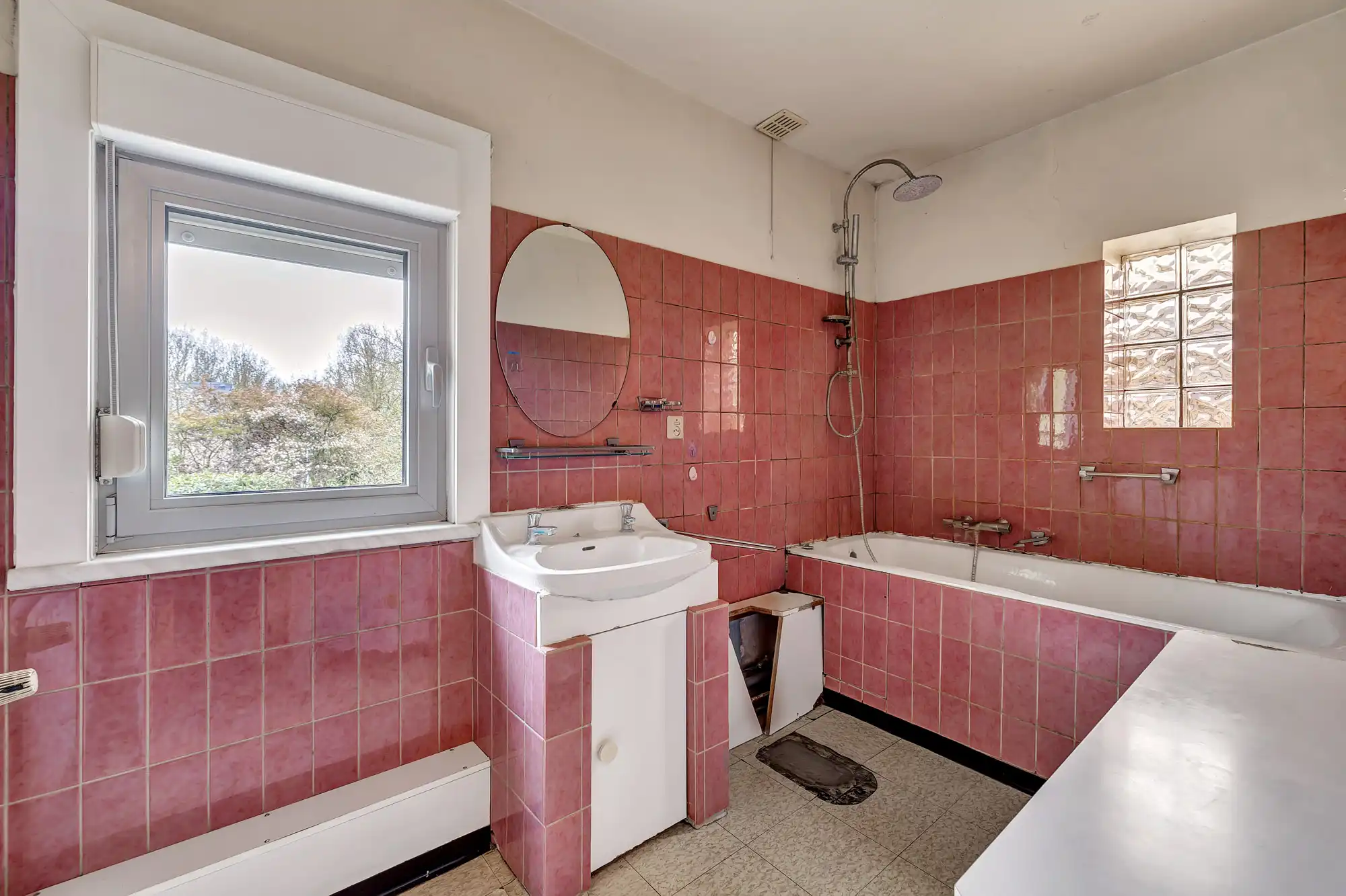 Halfopen bebouwing met garage en tuin in Ternat! foto 13