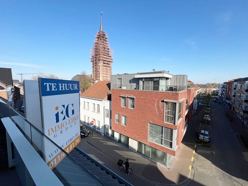 Ruim en luxueus appartement met 2,5 slaapkamers, 3 terrassen en 2 parkings in hartje Diepenbeek! foto 24